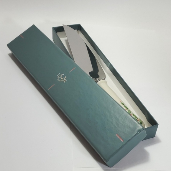 Lenox Holiday "Holly" Cake Server - Picture 5 of 7